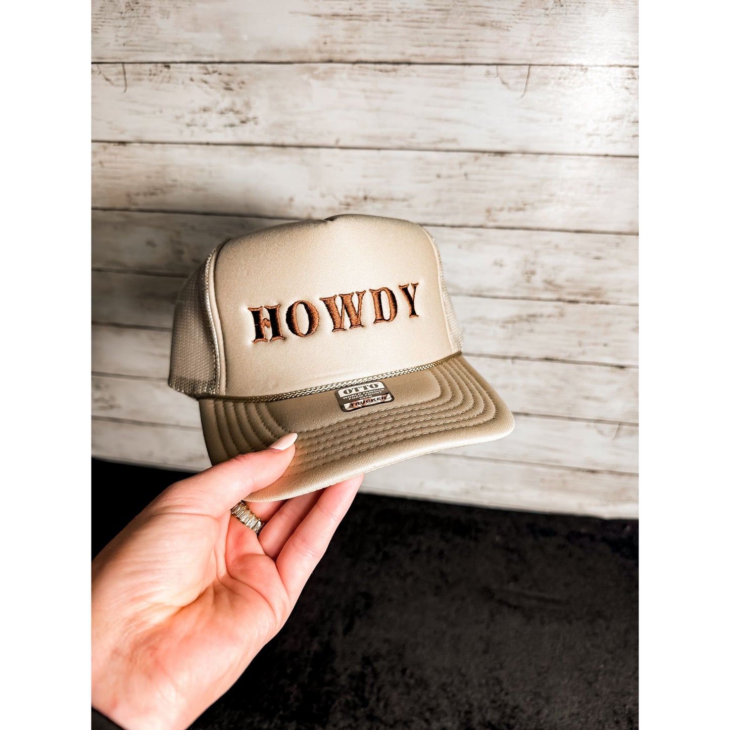 "HOWDY' Trucker Hat